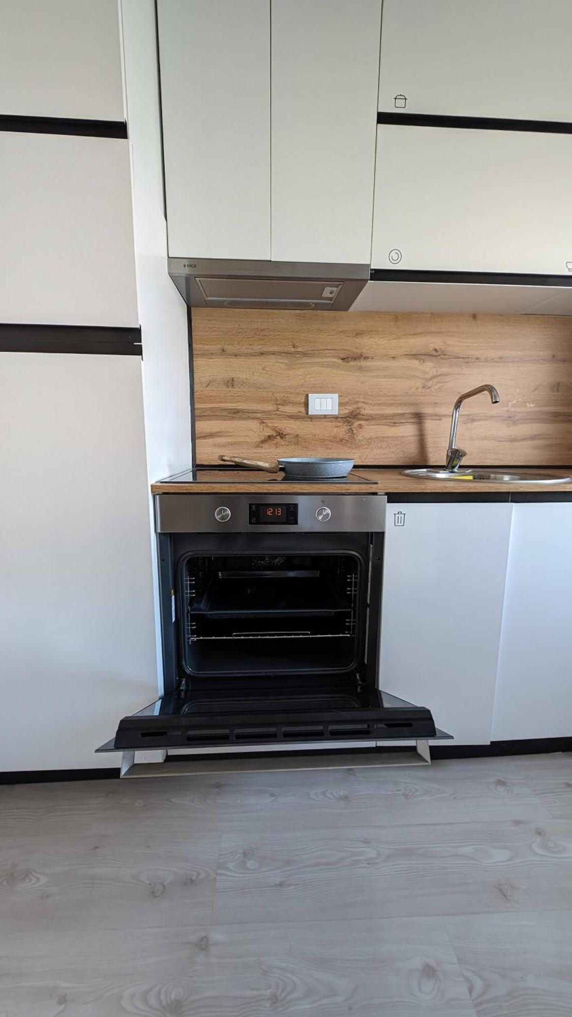Modern Cozy Apartment 10 Min Walk To Skanderbeg Square ティラナ エクステリア 写真